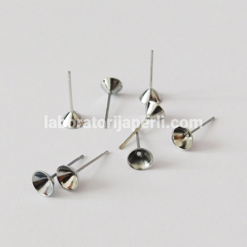 Osnova za minđuše na lepljenje